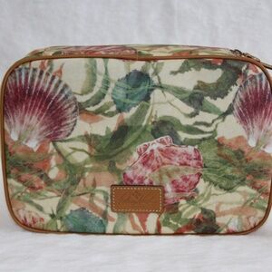 Patricia Nash Ilaria Hanging Travel Case Seashells NWT
